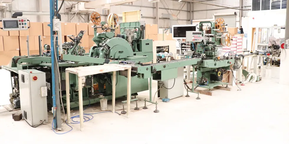 Машыны для ўпакоўкі цыгарэт HLP 180